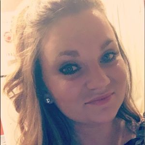 Meet your Posher, Karissa